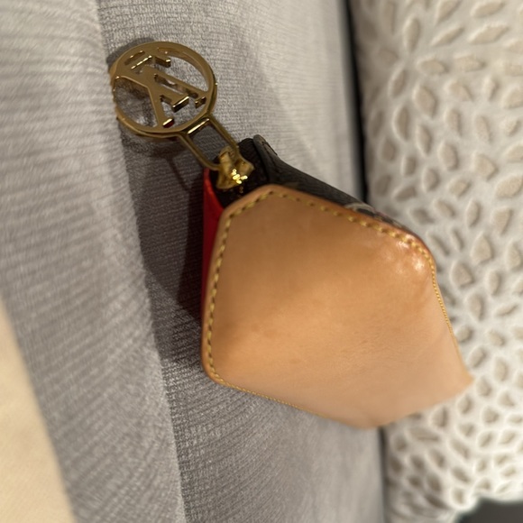 Louis Vuitton 2021 Christmas Animation Pencil Pouch London - Picture 11 of 16